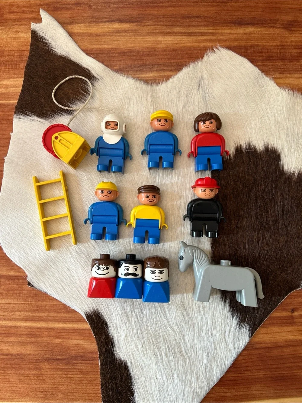 Lego Duplo Figure Lot Vintage Square Brick Deep Sea Diver Horse Firefighter